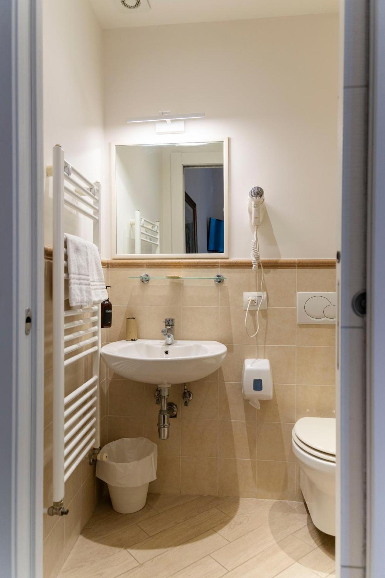 Affittacamere Zanobi 45 Firenze Bagian luar foto